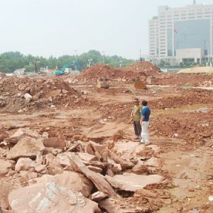 萊蕪茂業項目土石方開挖及外運工程